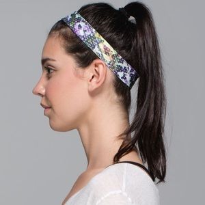 Skinny fly away tamer headband NWOT floral sport
